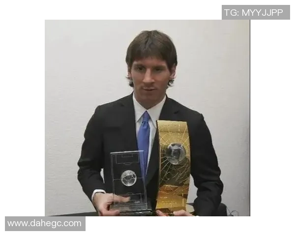 世界足球先生荣誉最多的传奇球员背后的故事与成就分析