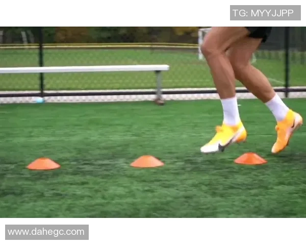 提升足球运动员灵敏性的全面训练方法与技巧分享